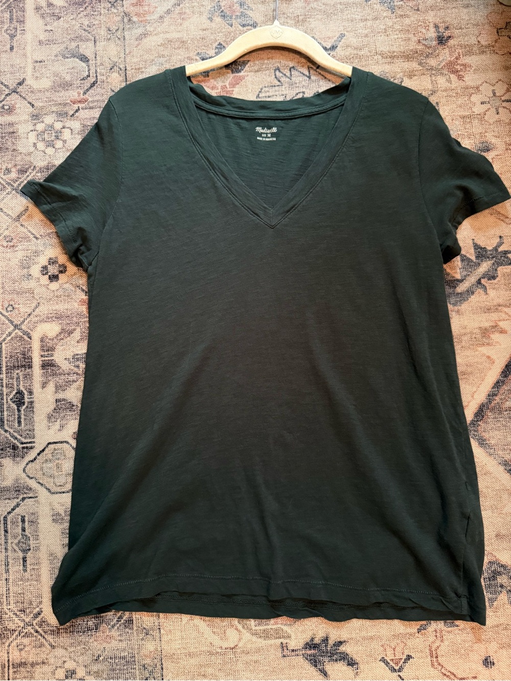 Madewell Short-Sleeve V-Neck Tee in Forest Green